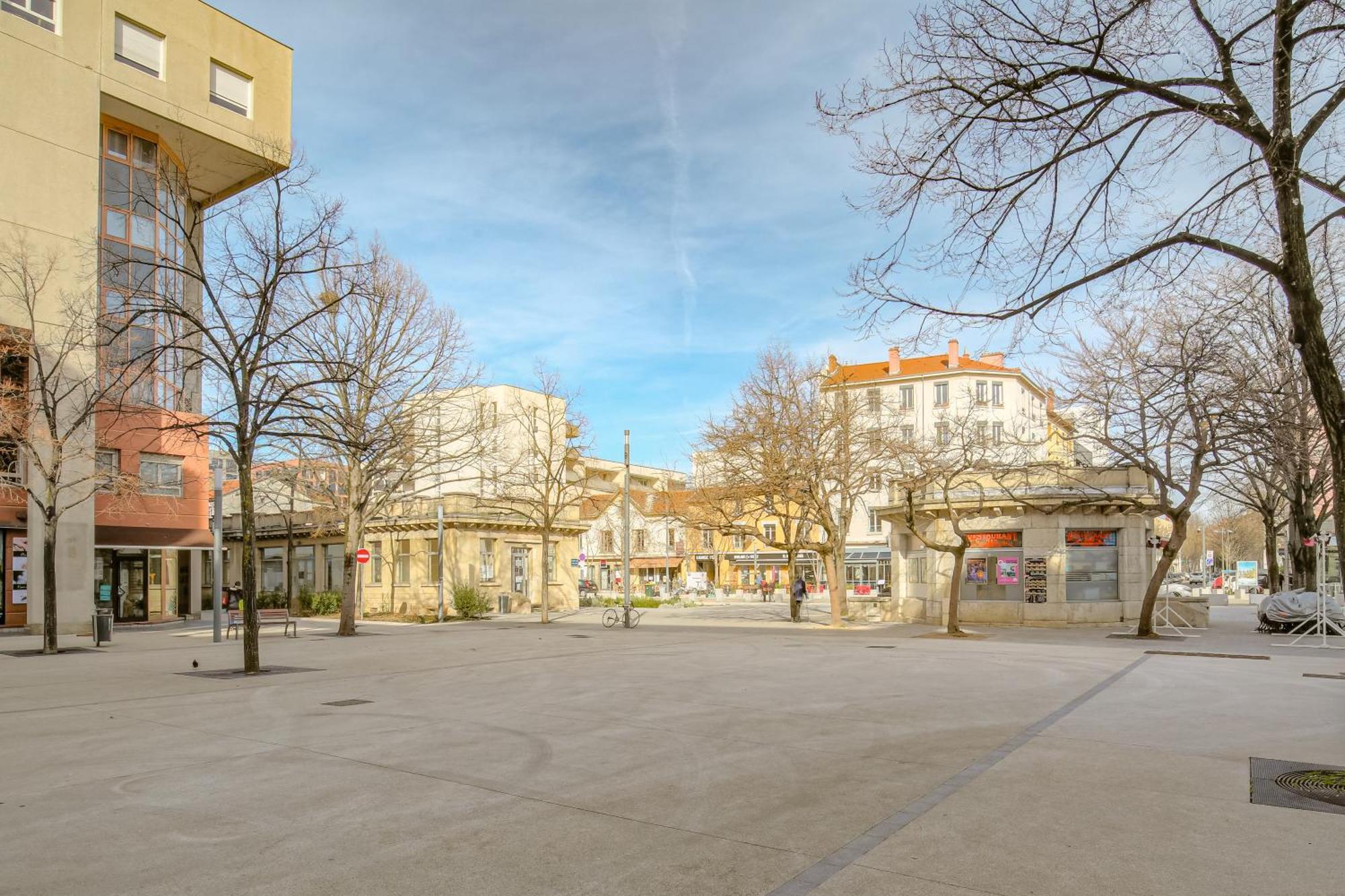 Lionne-Stade Du Lou Lyon Exteriör bild